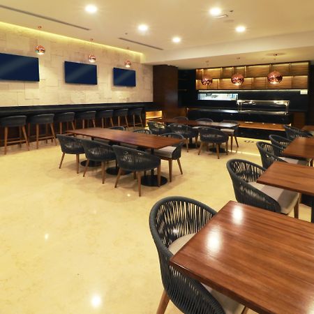 Holiday Inn & Suites - Puerto Vallarta Marina & Golf By Ihg Buitenkant foto