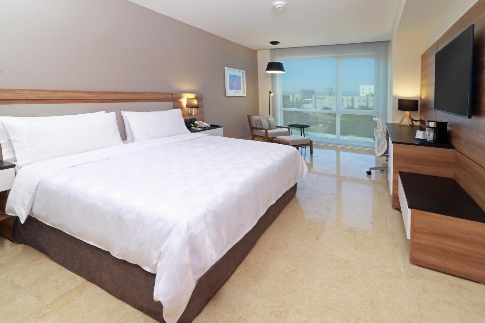 Holiday Inn & Suites - Puerto Vallarta Marina & Golf By Ihg Buitenkant foto