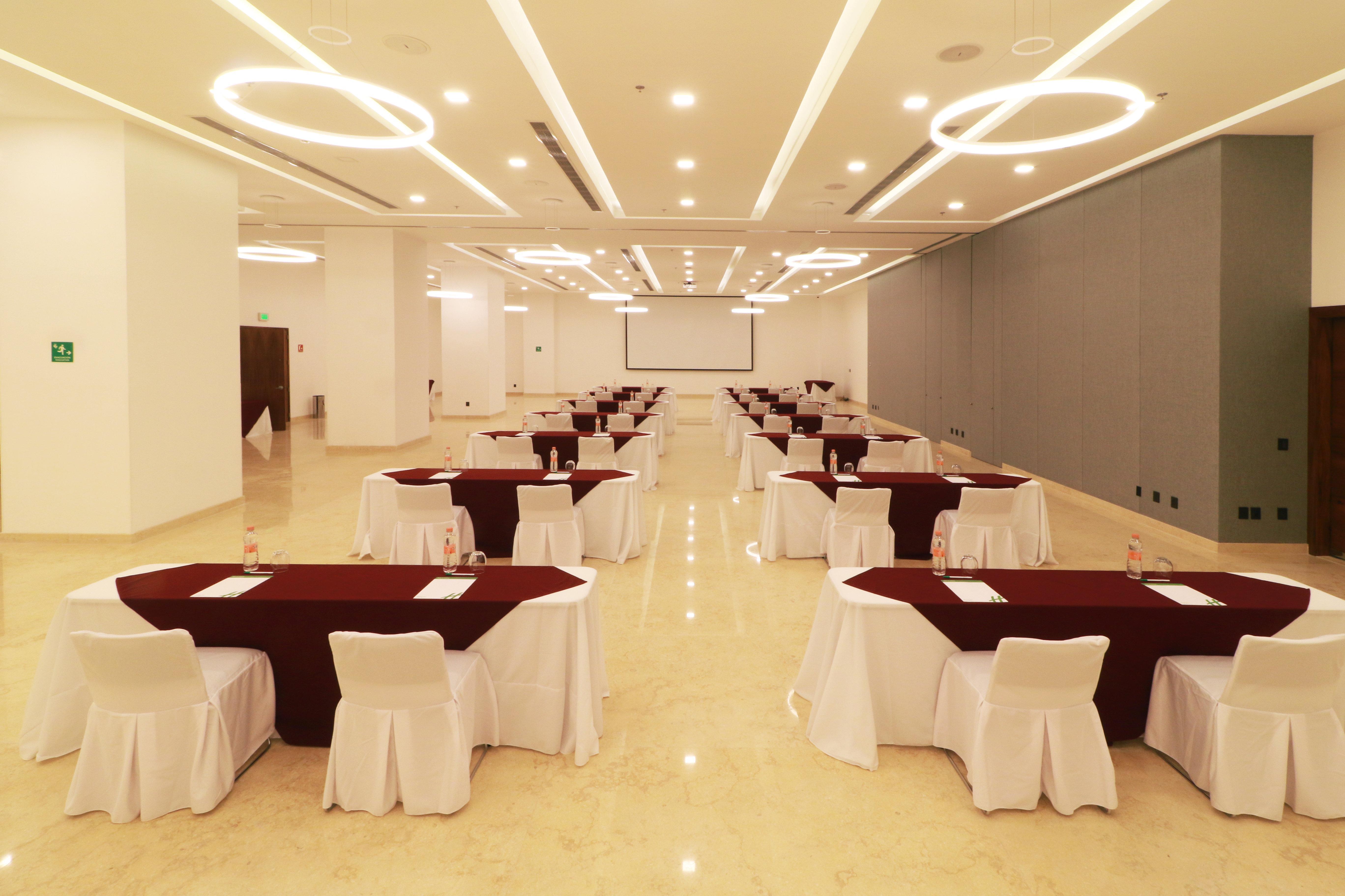 Holiday Inn & Suites - Puerto Vallarta Marina & Golf By Ihg Buitenkant foto