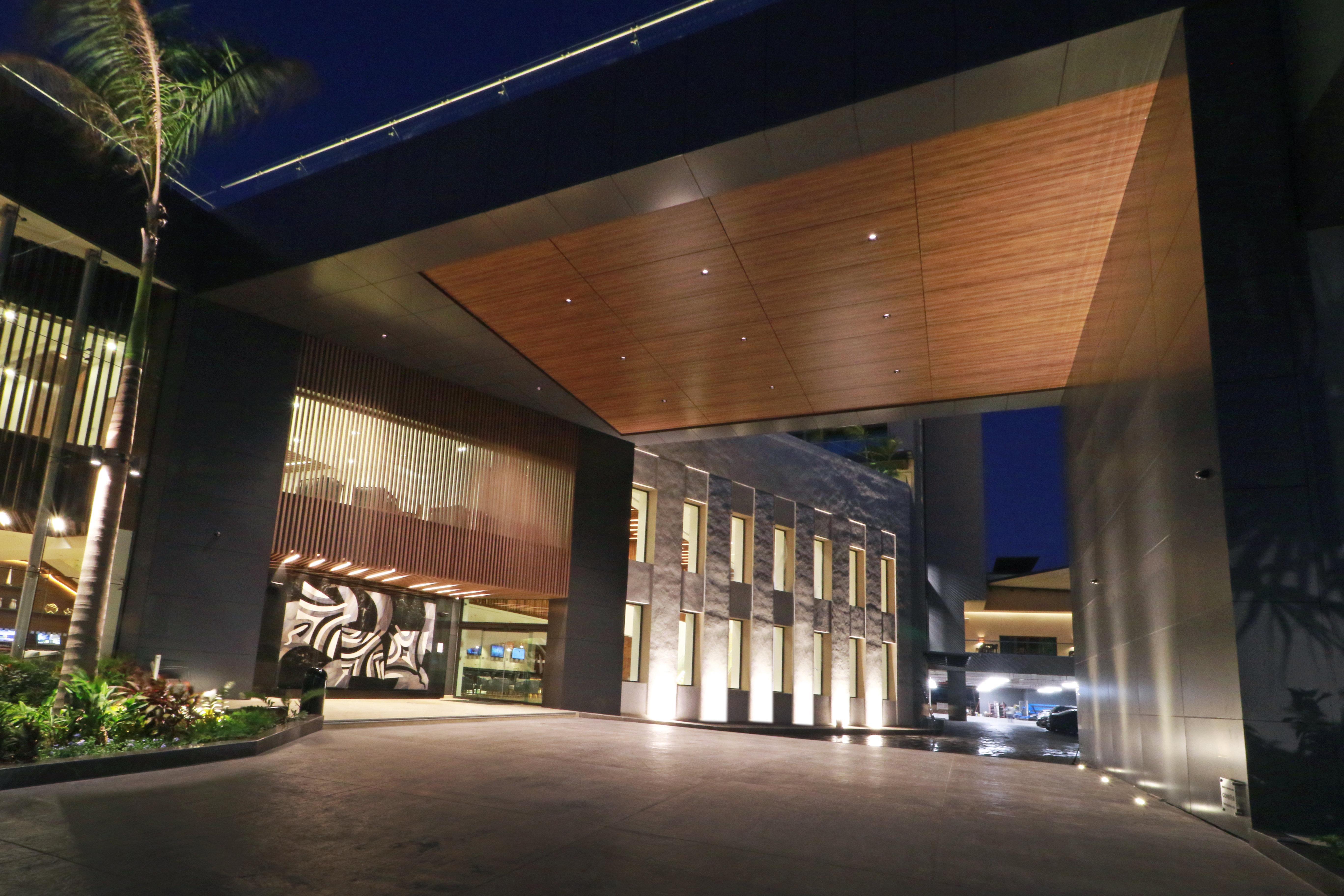 Holiday Inn & Suites - Puerto Vallarta Marina & Golf By Ihg Buitenkant foto