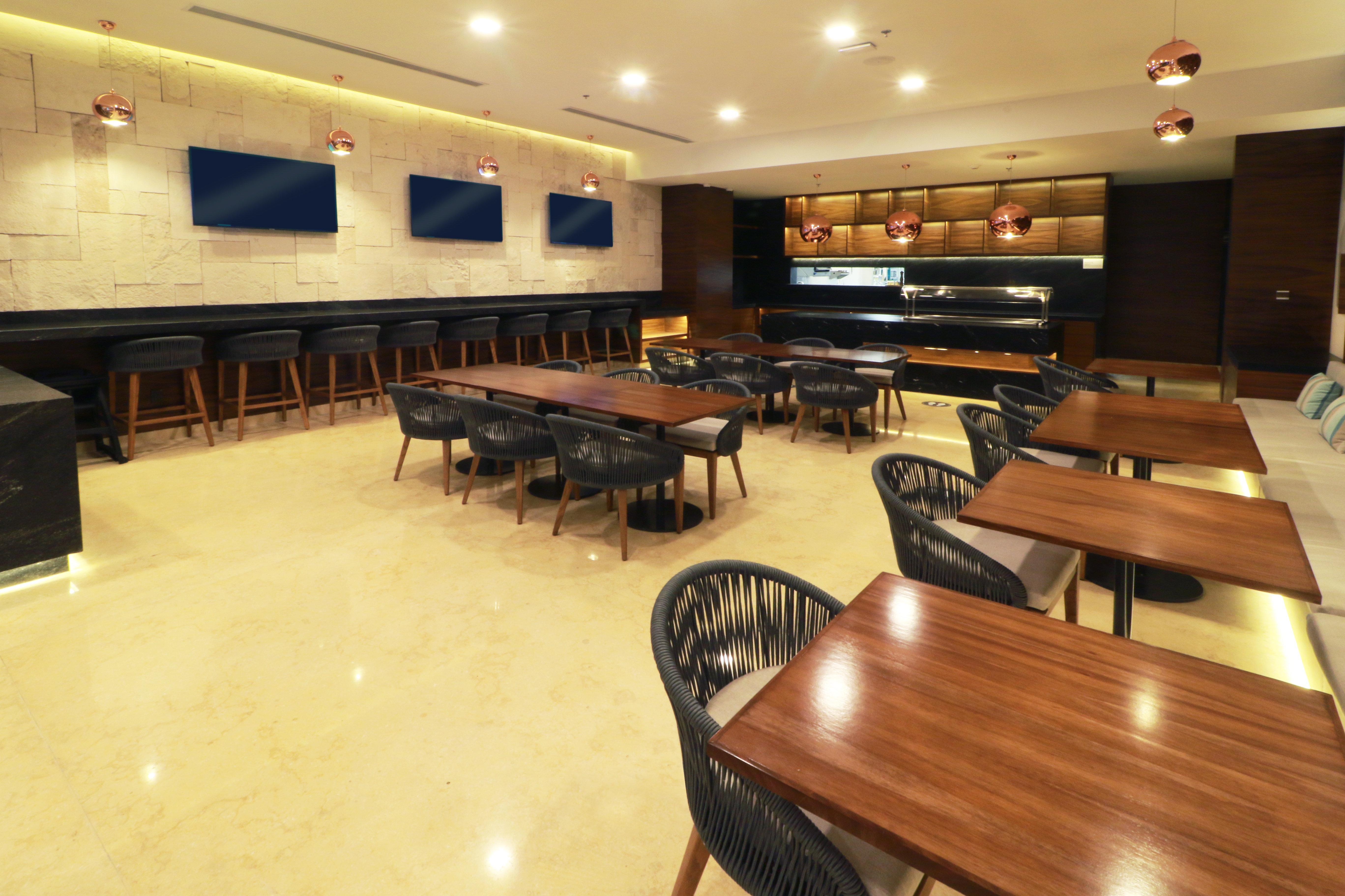 Holiday Inn & Suites - Puerto Vallarta Marina & Golf By Ihg Buitenkant foto