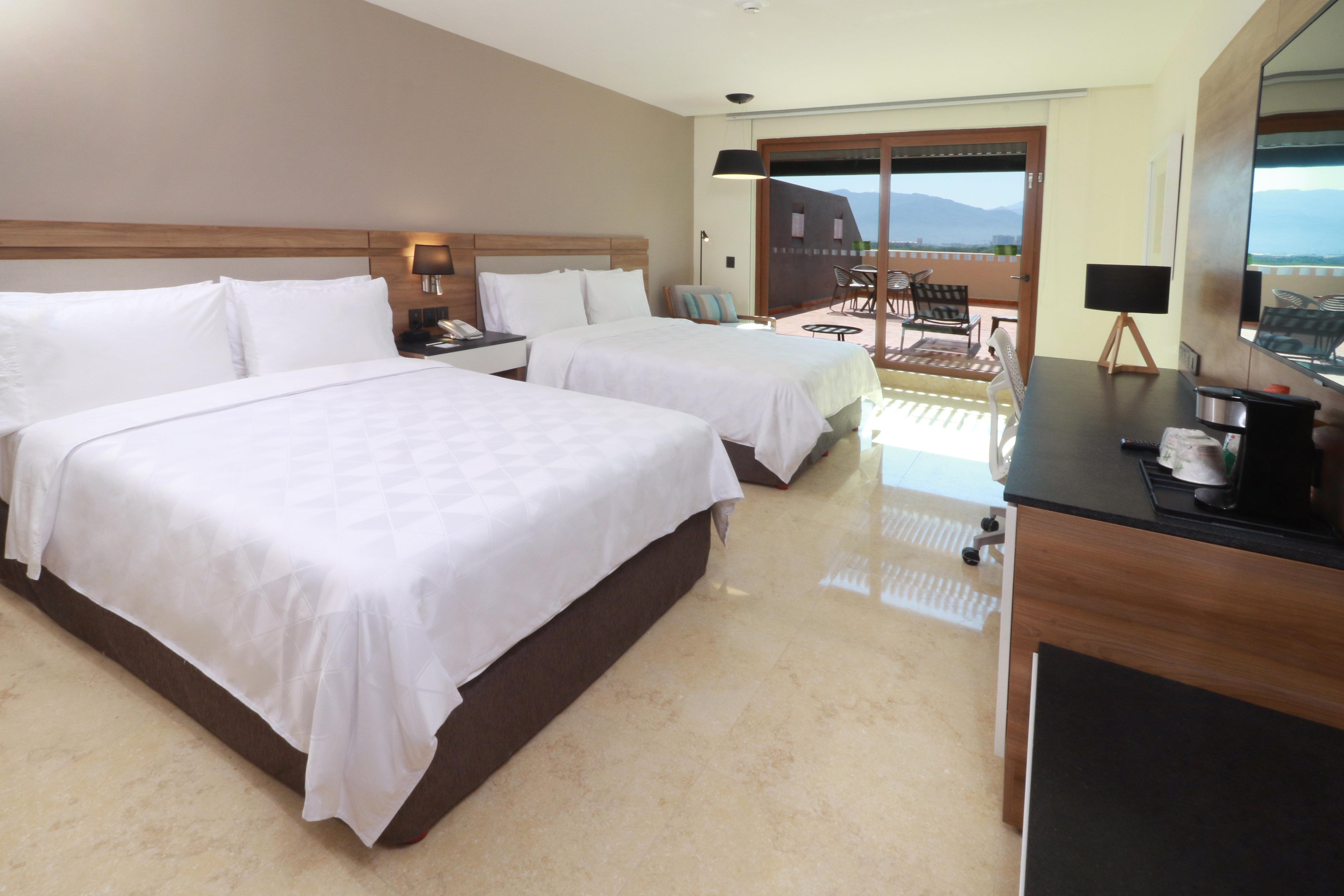 Holiday Inn & Suites - Puerto Vallarta Marina & Golf By Ihg Buitenkant foto