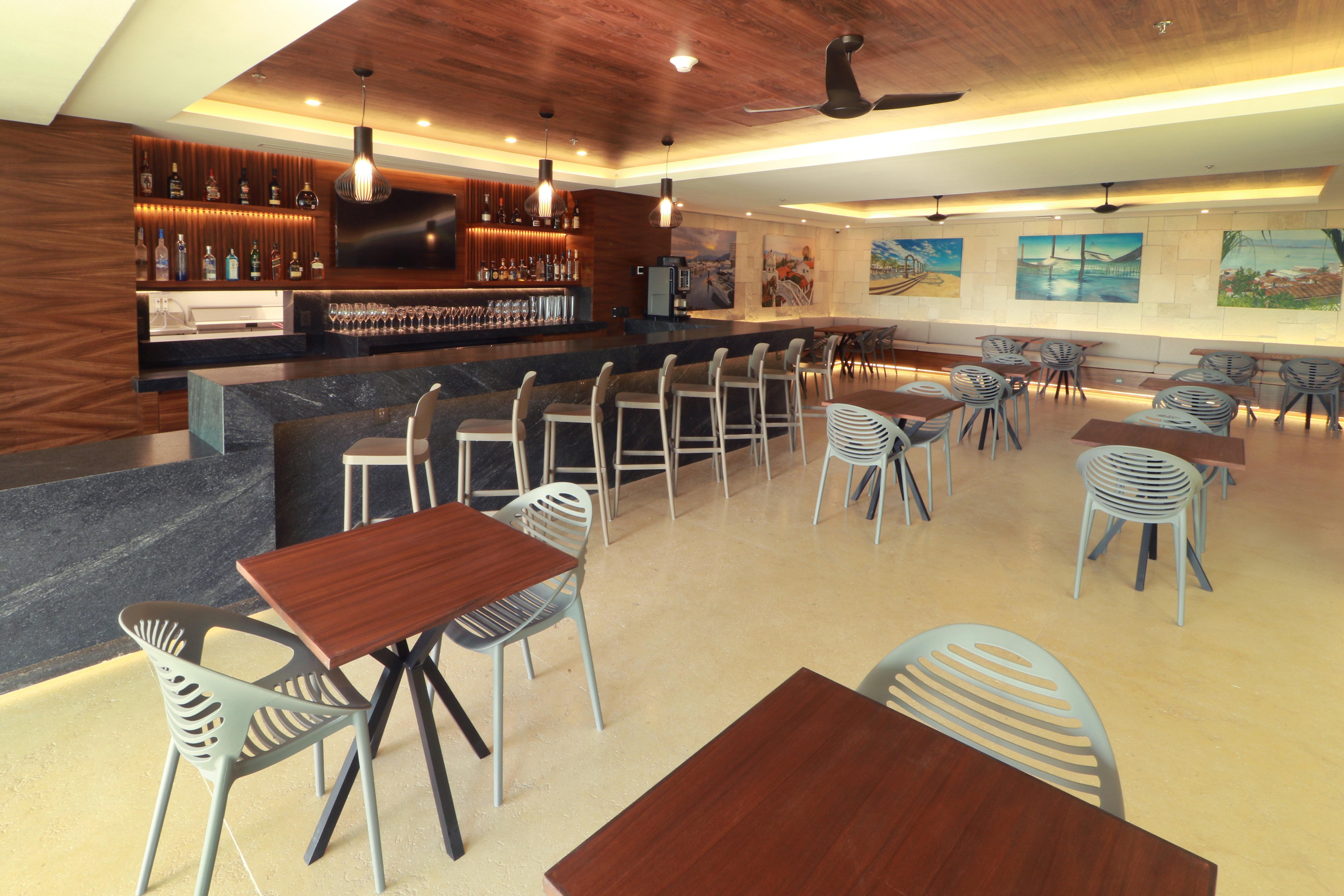 Holiday Inn & Suites - Puerto Vallarta Marina & Golf By Ihg Buitenkant foto