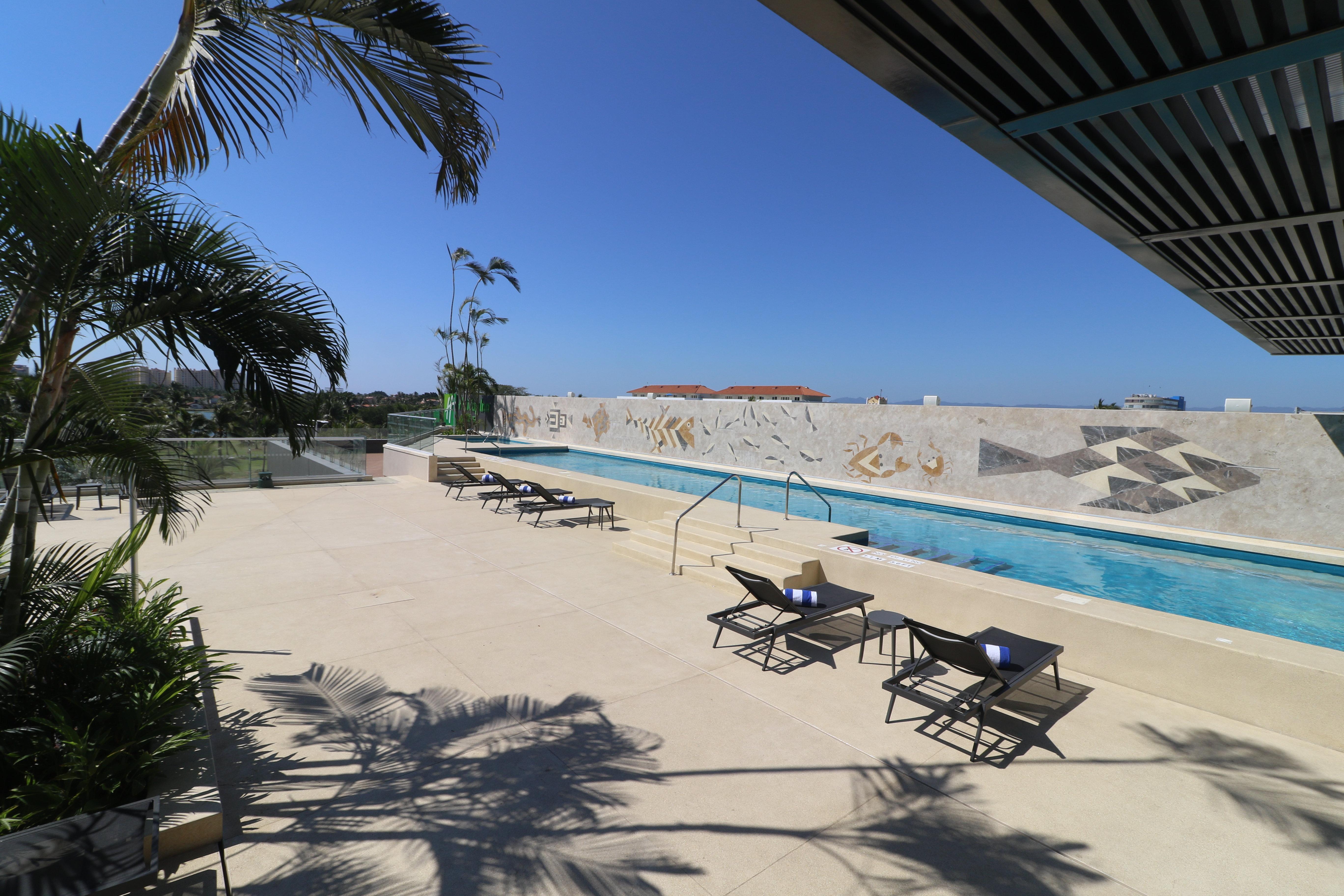 Holiday Inn & Suites - Puerto Vallarta Marina & Golf By Ihg Buitenkant foto
