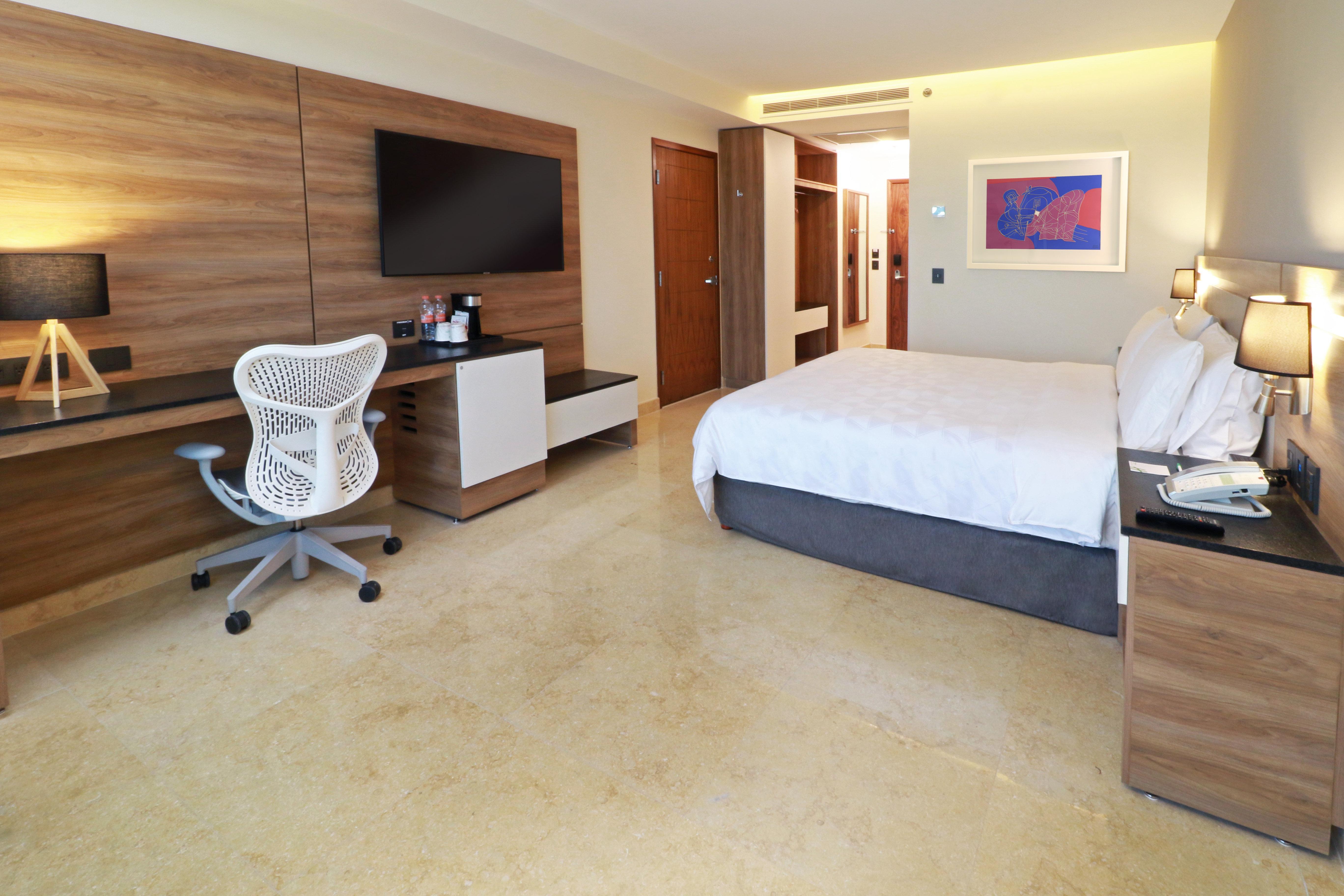 Holiday Inn & Suites - Puerto Vallarta Marina & Golf By Ihg Buitenkant foto