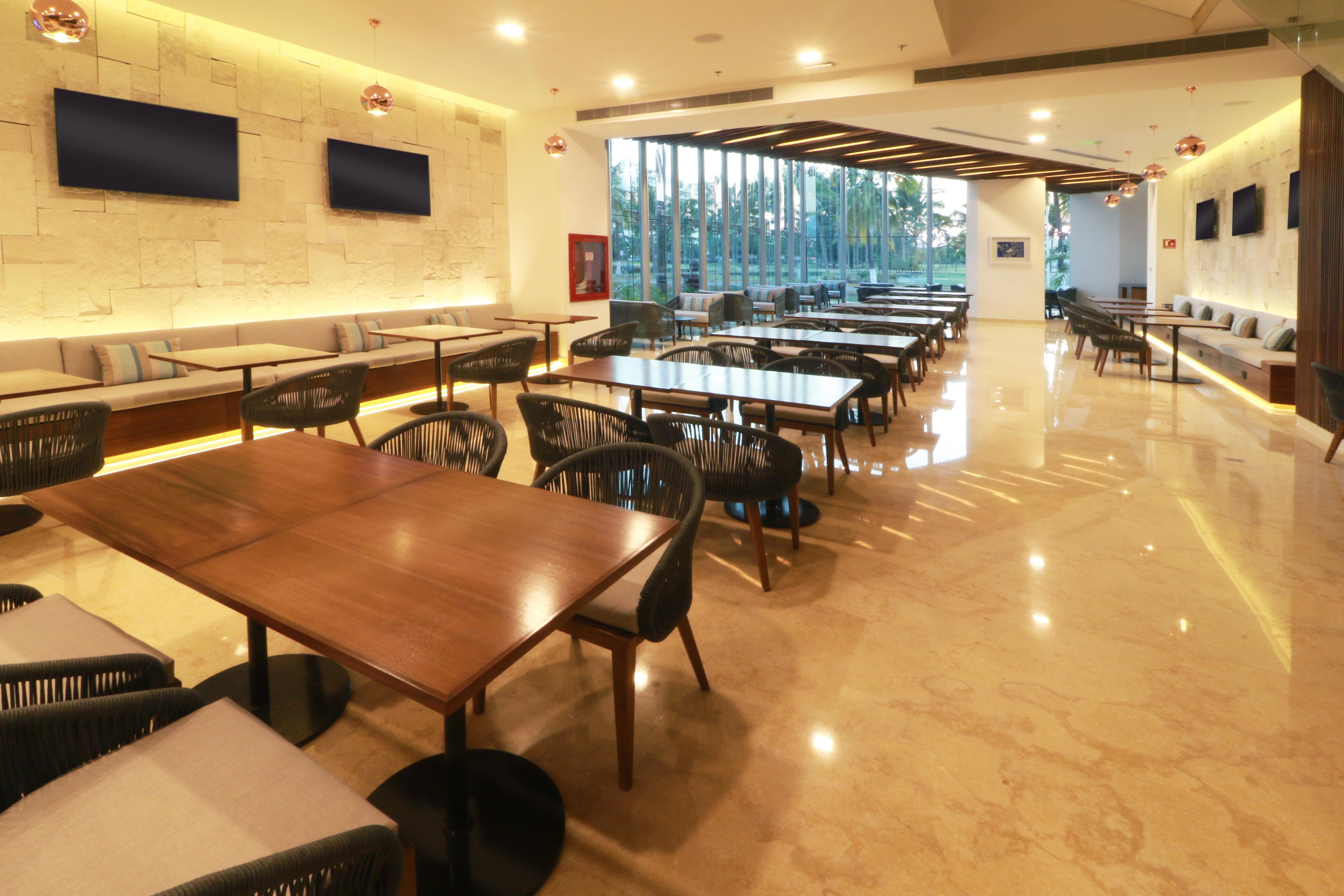 Holiday Inn & Suites - Puerto Vallarta Marina & Golf By Ihg Buitenkant foto