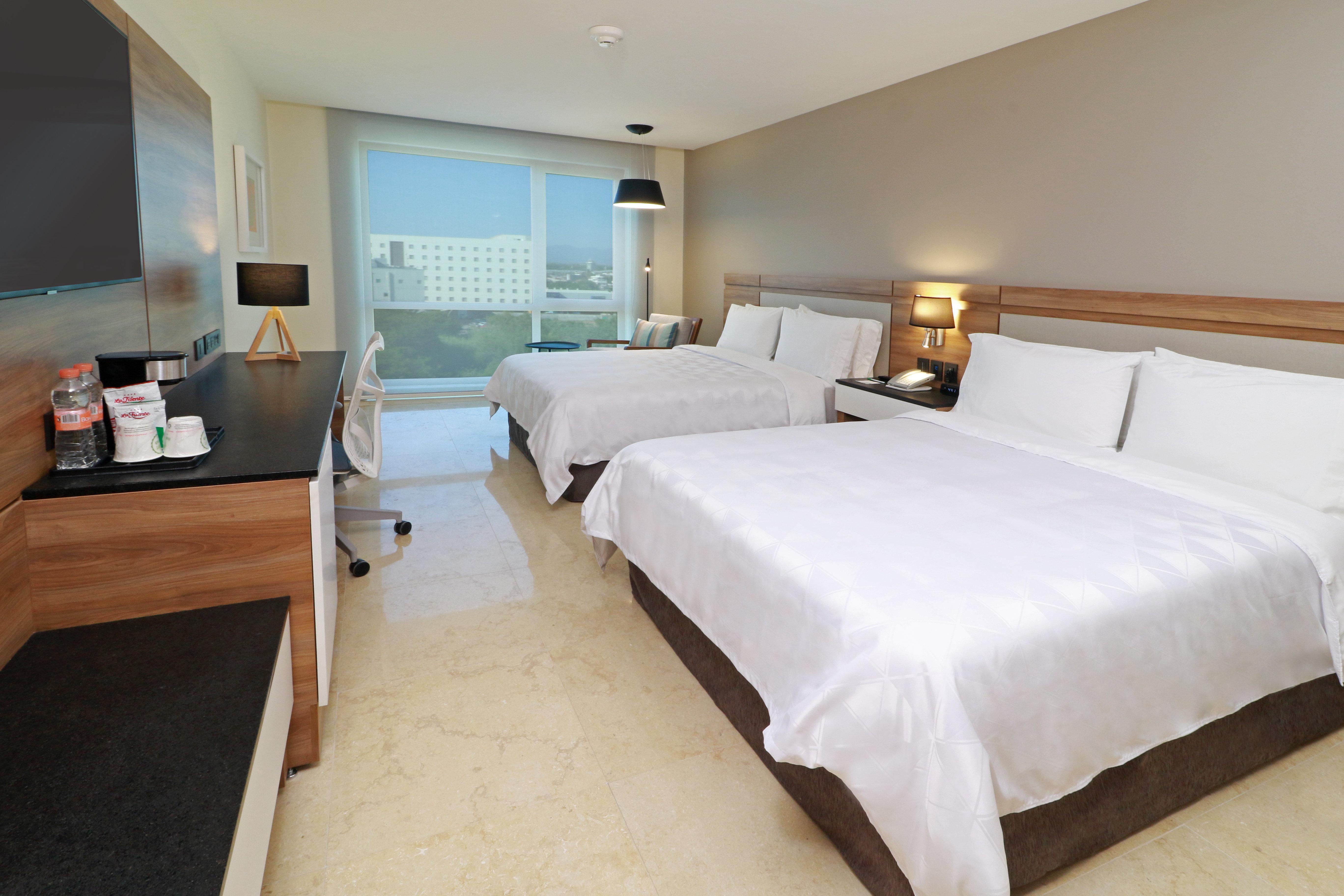 Holiday Inn & Suites - Puerto Vallarta Marina & Golf By Ihg Buitenkant foto