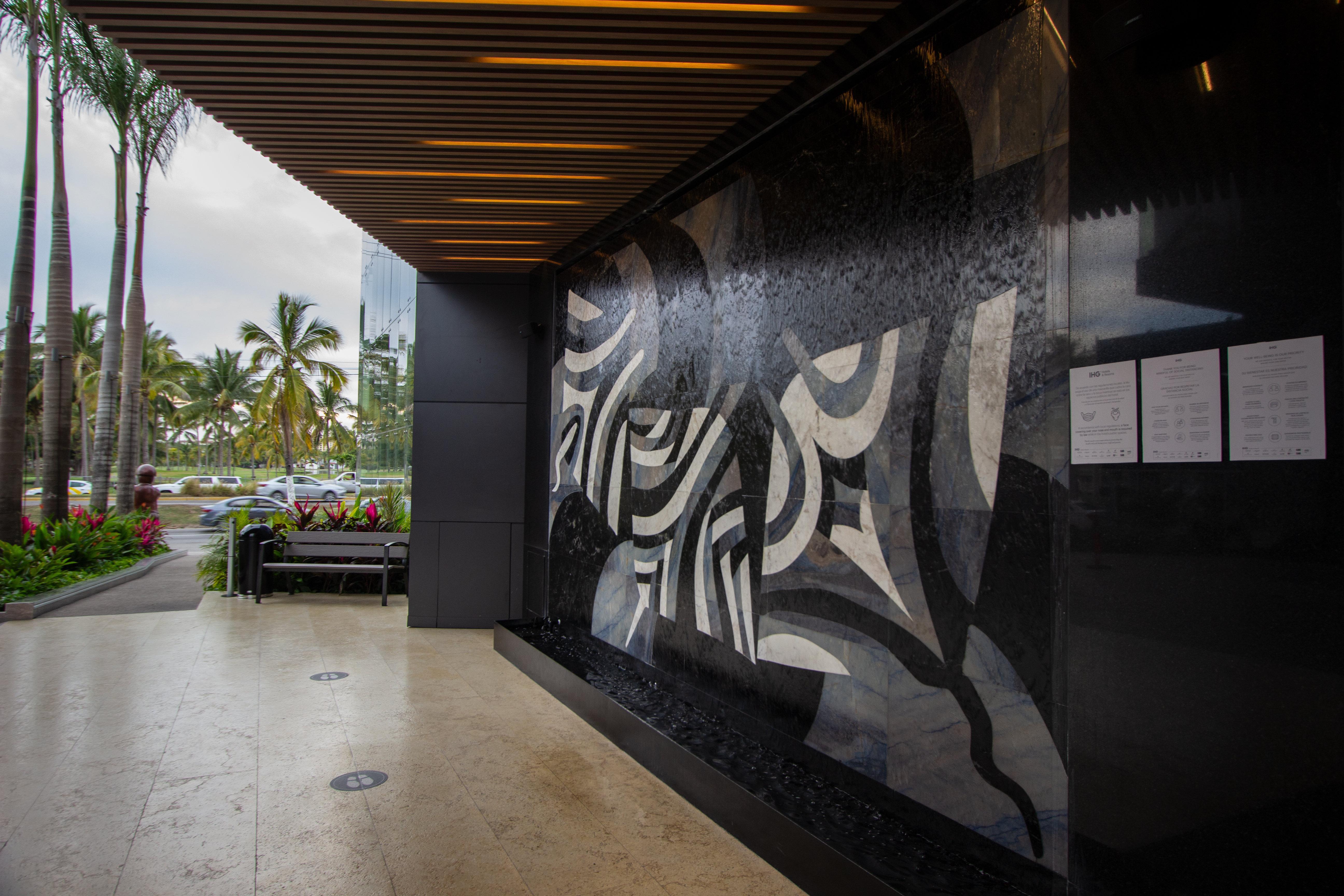 Holiday Inn & Suites - Puerto Vallarta Marina & Golf By Ihg Buitenkant foto